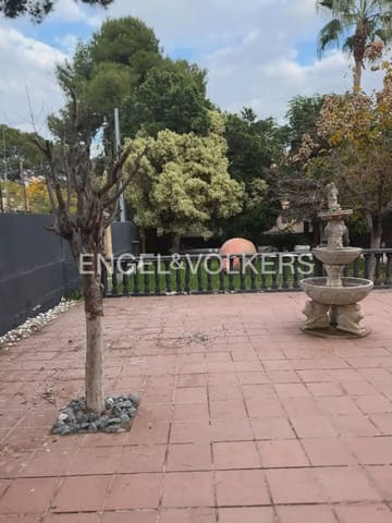 4 bedroom Villa for rent in La Cañada, Paterna with pool - € 3,000 (Ref: 9898338)
