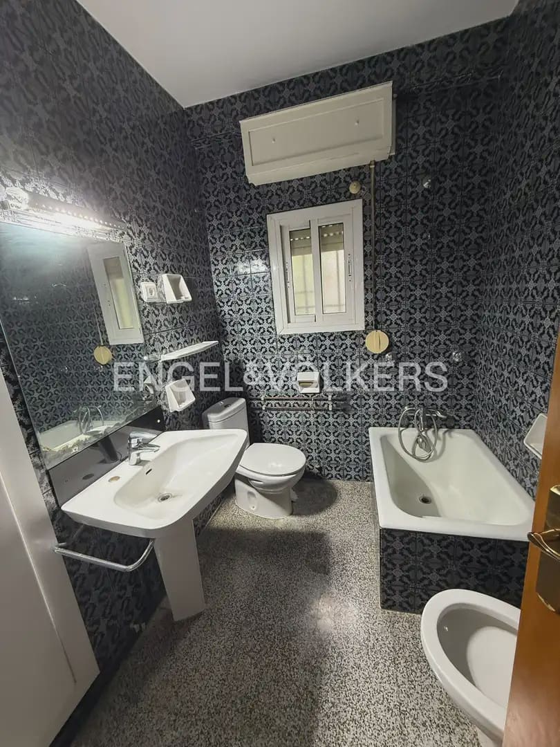 4 bedroom Villa for rent in Paterna with pool - € 3,000 (Ref: 9898338)