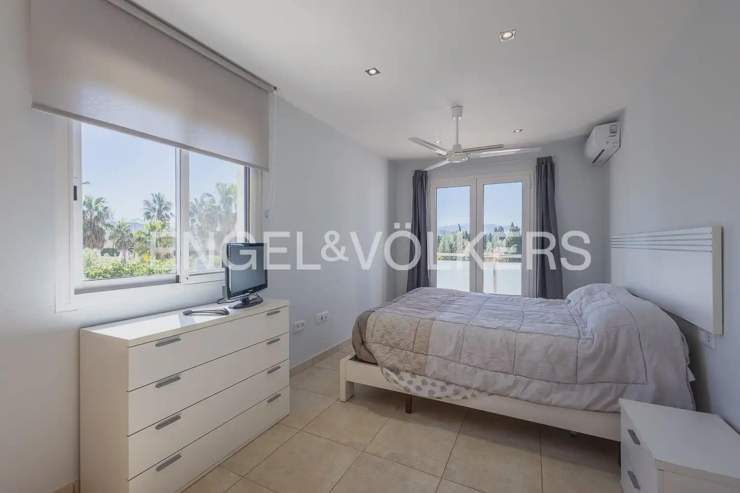 2 quarto Casa em Banda para venda em Oliva com piscina garagem - 215 000 € (Ref: 9898339)