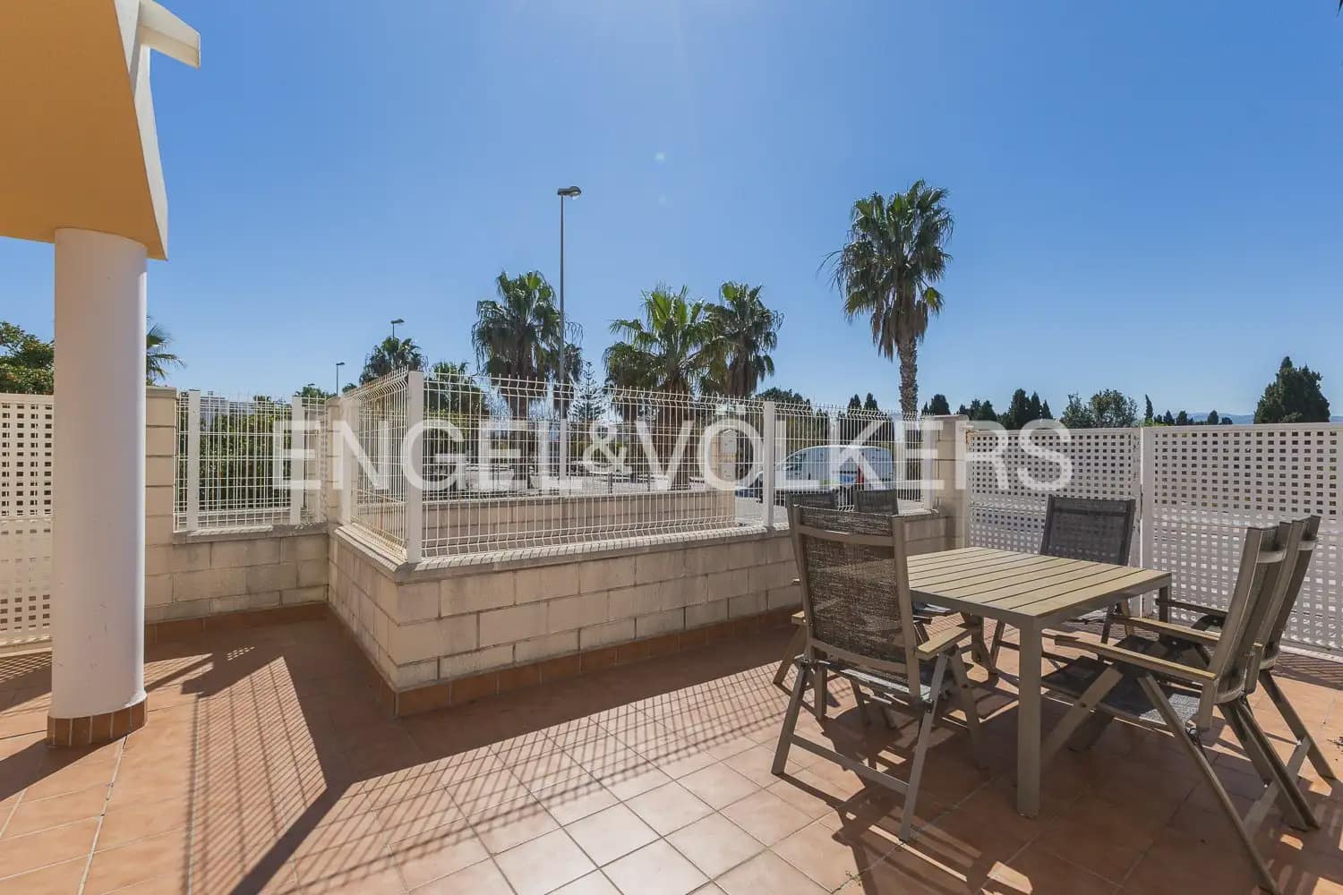 2 quarto Casa em Banda para venda em Oliva com piscina garagem - 215 000 € (Ref: 9898339)