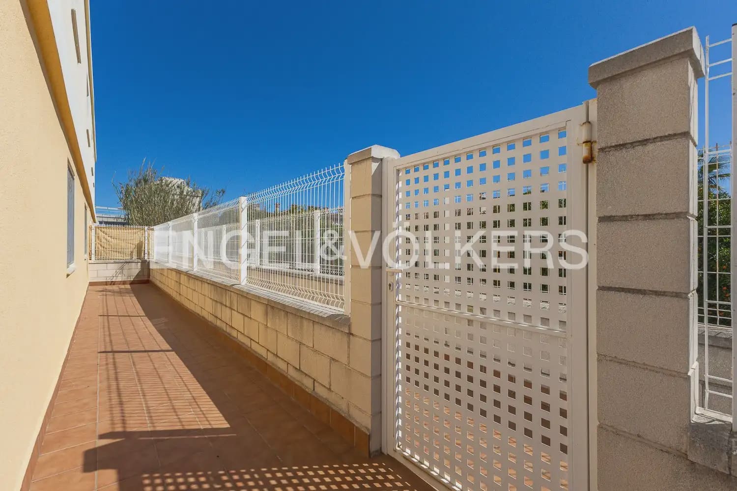2 quarto Casa em Banda para venda em Oliva com piscina garagem - 215 000 € (Ref: 9898339)