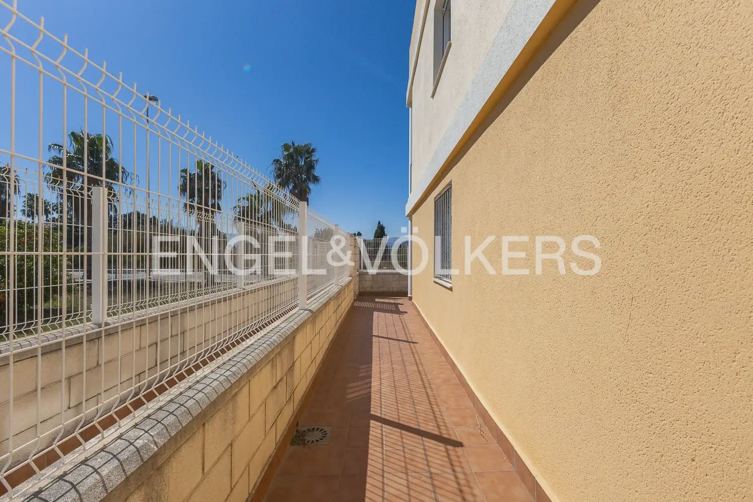 2 quarto Casa em Banda para venda em Oliva com piscina garagem - 215 000 € (Ref: 9898339)