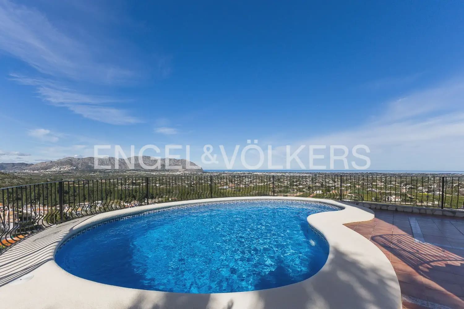 4 bedroom Villa for sale in Pedreguer with pool garage - € 645,000 (Ref: 9898341)
