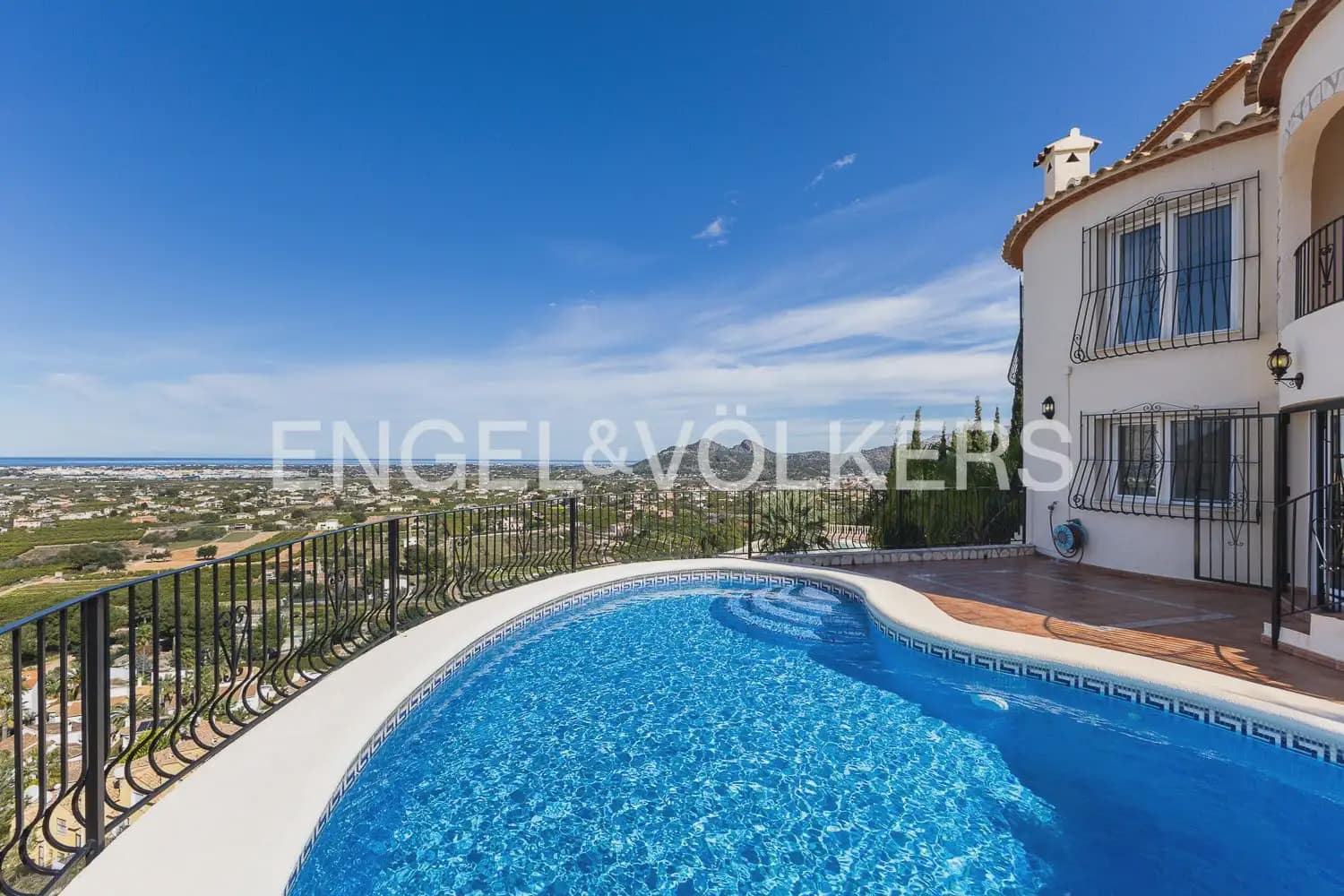 4 bedroom Villa for sale in Pedreguer with pool garage - € 645,000 (Ref: 9898341)