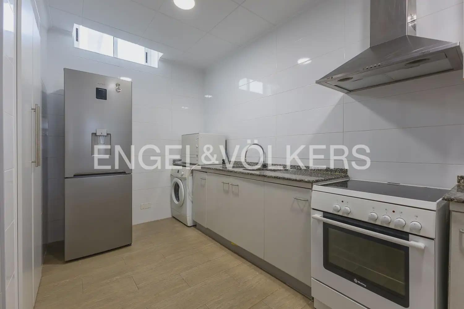 3 bedroom Beach Apartment for sale in Gandia with garage - € 325,000 (Ref: 9898342)
