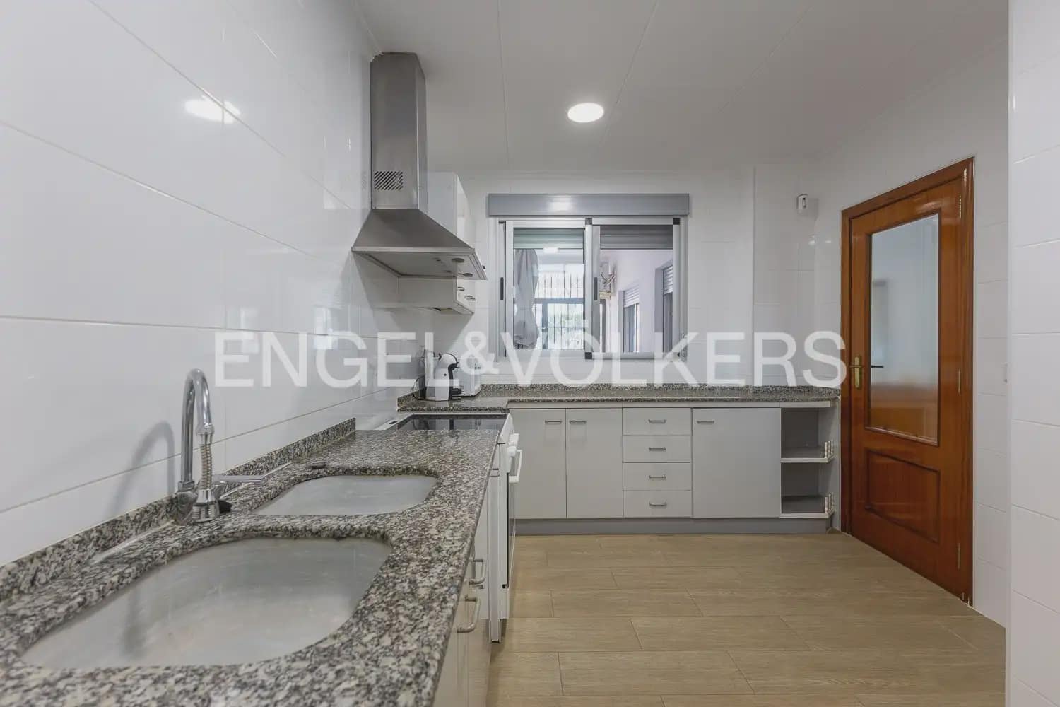 3 bedroom Beach Apartment for sale in Gandia with garage - € 325,000 (Ref: 9898342)