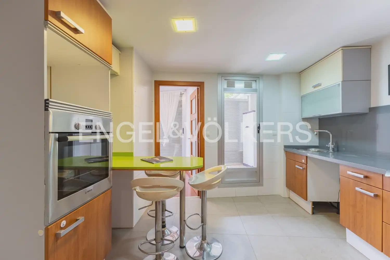 4 Zimmer Apartment zu verkaufen in Valencia Stadt mit Pool Garage - 670.000 € (Ref: 9898343)