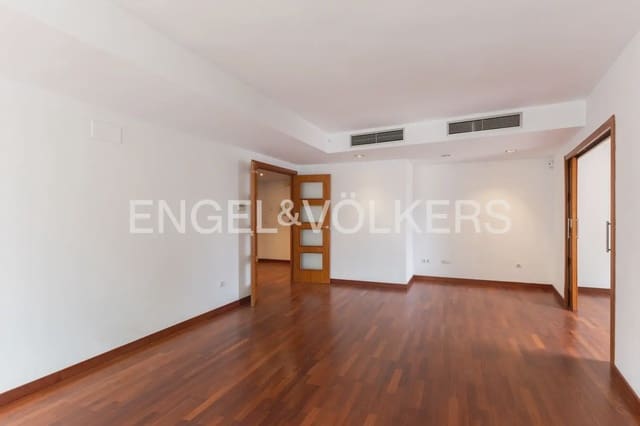 4 Zimmer Apartment zu verkaufen in Sant Pau, València Stadt mit Pool Garage - 670.000 € (Ref: 9898343)