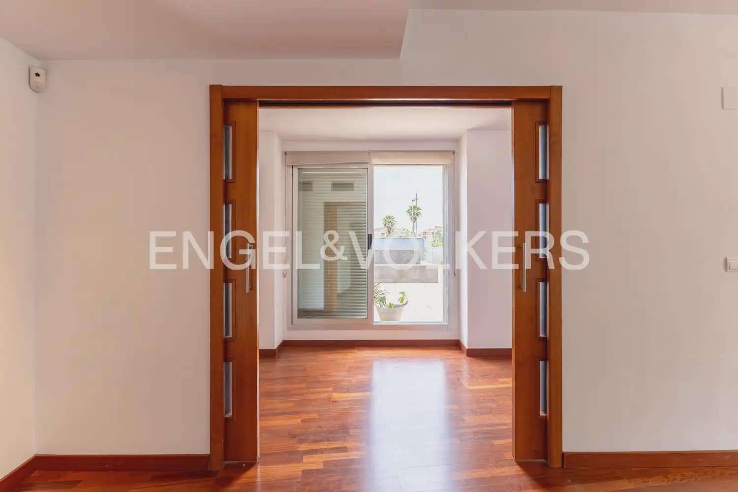 4 Zimmer Apartment zu verkaufen in Valencia Stadt mit Pool Garage - 670.000 € (Ref: 9898343)