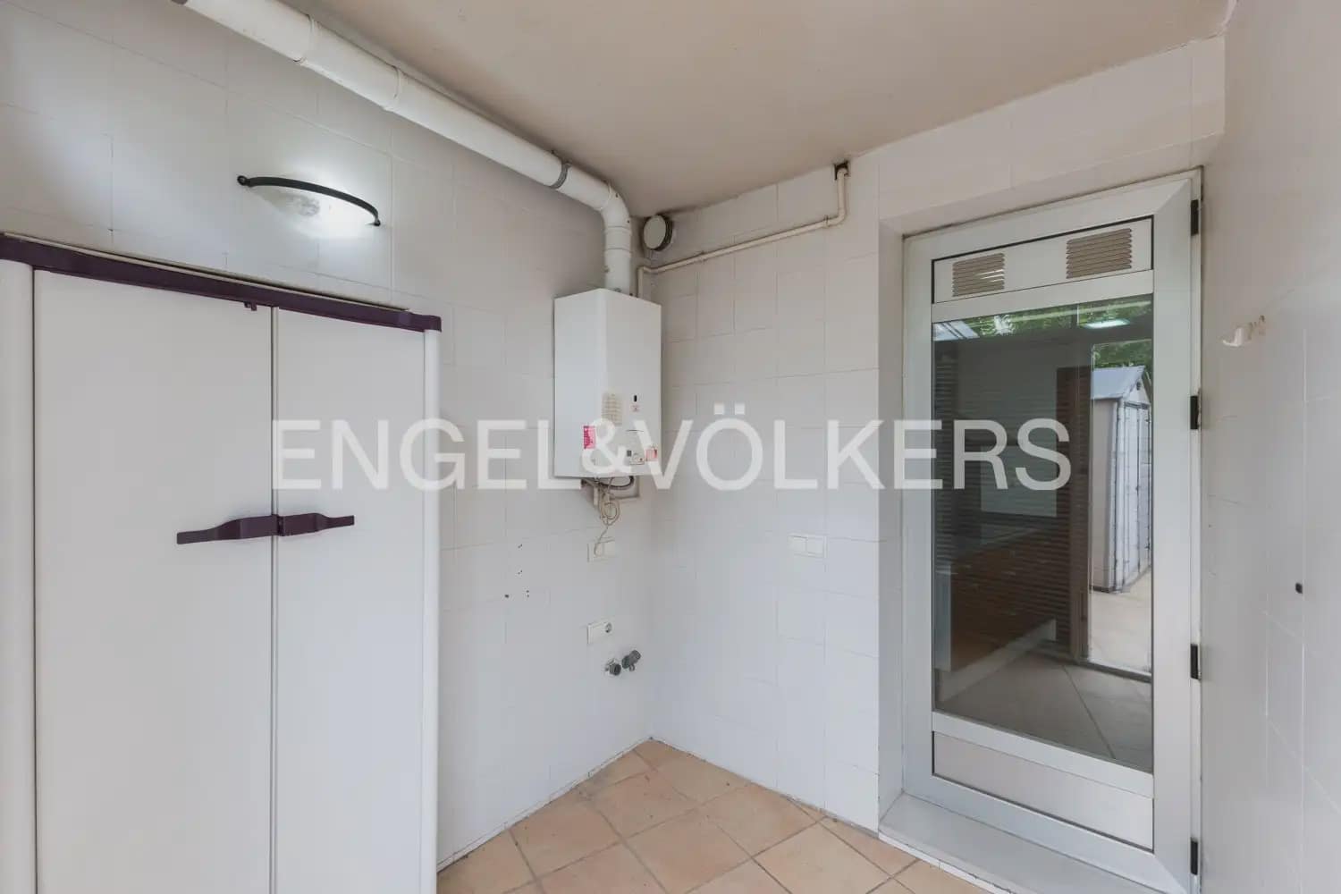 4 Zimmer Apartment zu verkaufen in Valencia Stadt mit Pool Garage - 670.000 € (Ref: 9898343)