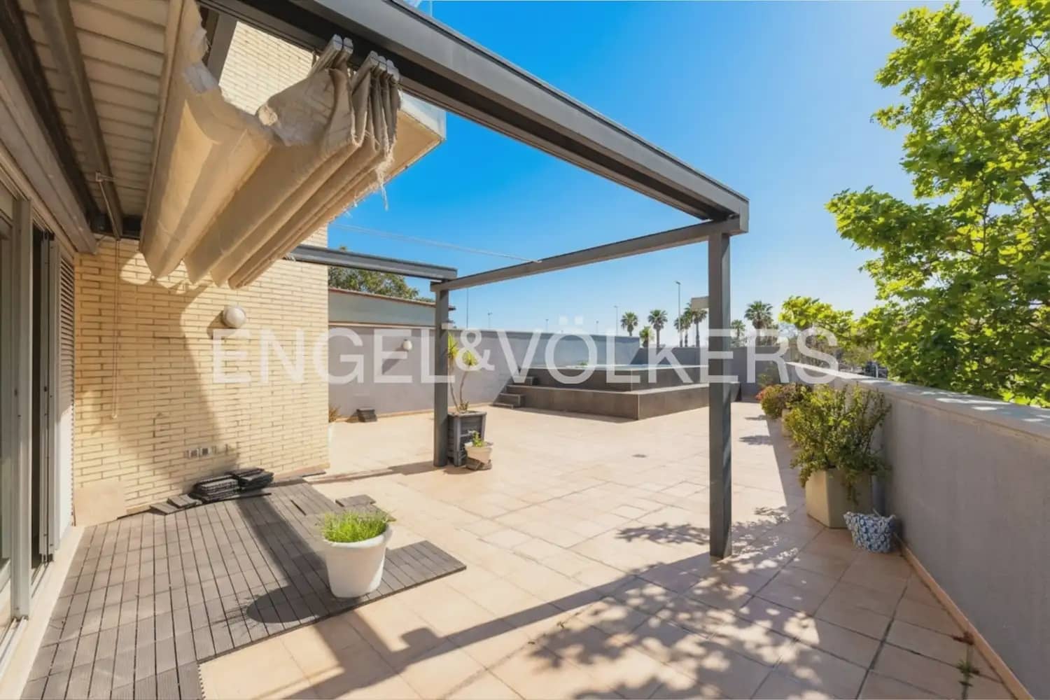 4 Zimmer Apartment zu verkaufen in Valencia Stadt mit Pool Garage - 670.000 € (Ref: 9898343)