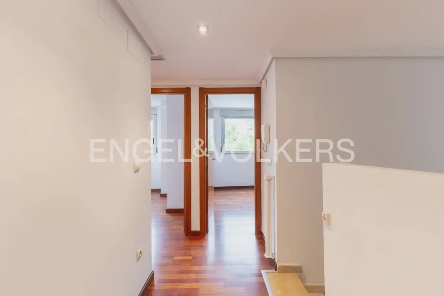 4 Zimmer Apartment zu verkaufen in Valencia Stadt mit Pool Garage - 670.000 € (Ref: 9898343)