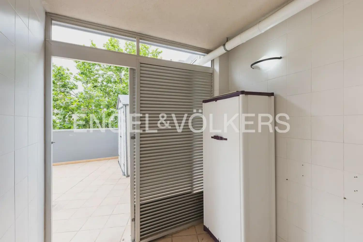 4 Zimmer Apartment zu verkaufen in Valencia Stadt mit Pool Garage - 670.000 € (Ref: 9898343)