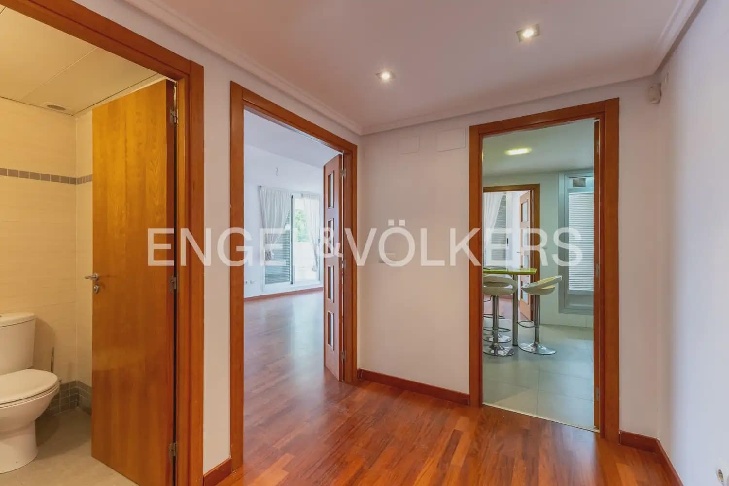 4 Zimmer Apartment zu verkaufen in Valencia Stadt mit Pool Garage - 670.000 € (Ref: 9898343)