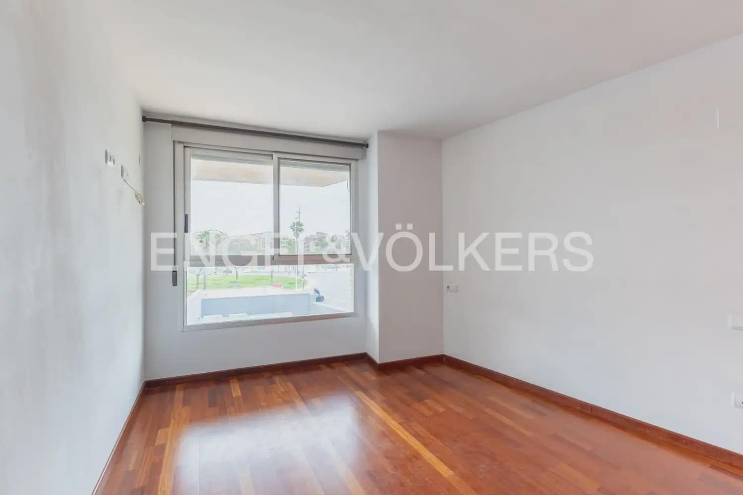 4 Zimmer Apartment zu verkaufen in Valencia Stadt mit Pool Garage - 670.000 € (Ref: 9898343)