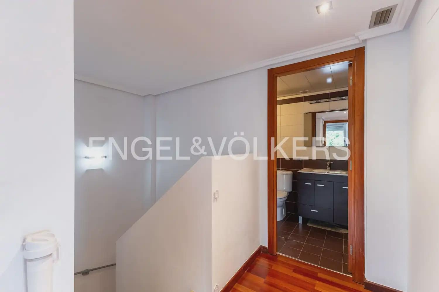 4 Zimmer Apartment zu verkaufen in Valencia Stadt mit Pool Garage - 670.000 € (Ref: 9898343)