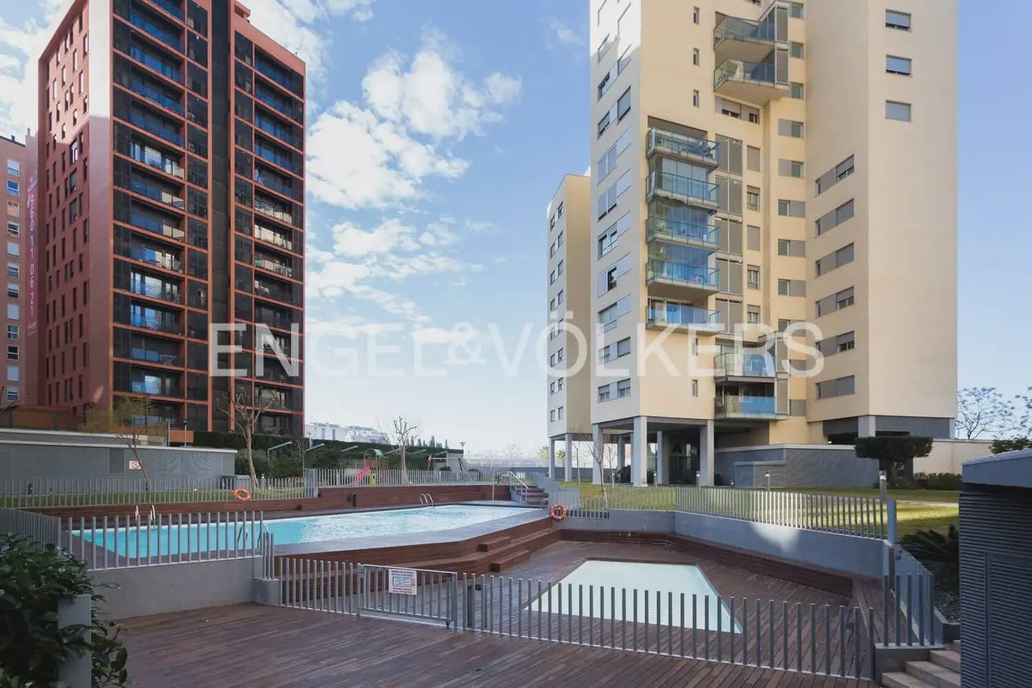 4 Zimmer Apartment zu verkaufen in Valencia Stadt mit Pool Garage - 670.000 € (Ref: 9898343)