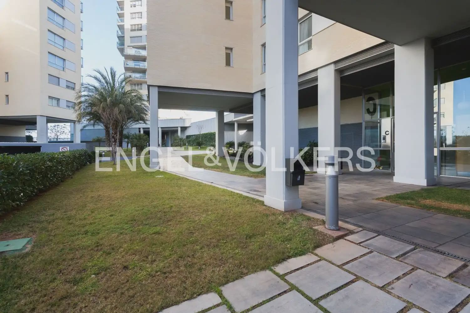 4 Zimmer Apartment zu verkaufen in Valencia Stadt mit Pool Garage - 670.000 € (Ref: 9898343)