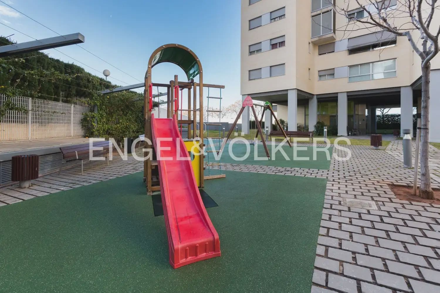 4 Zimmer Apartment zu verkaufen in Valencia Stadt mit Pool Garage - 670.000 € (Ref: 9898343)