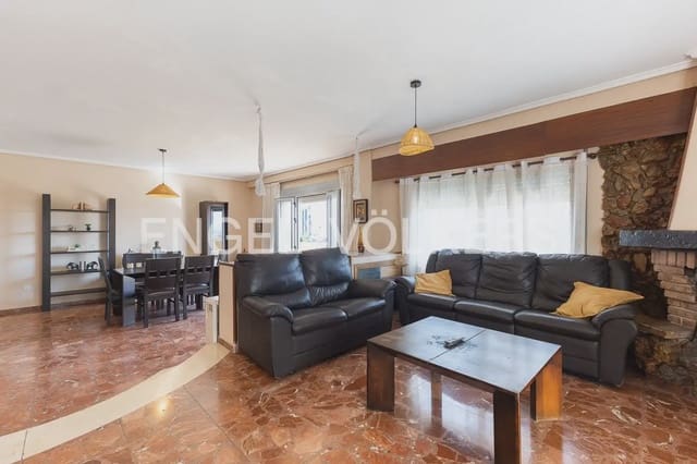 5 quarto Moradia para arrendar em Sant Antoni, Cullera com garagem - 2 000 € (Ref: 9898344)