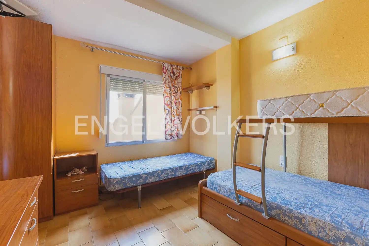 5 bedroom Villa for rent in Cullera with garage - € 2,000 (Ref: 9898344)
