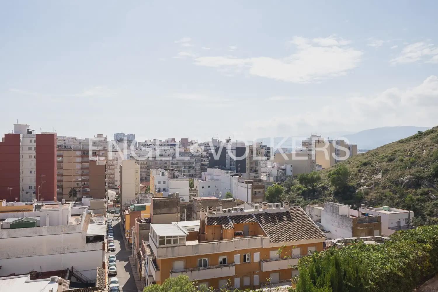 5 bedroom Villa for rent in Cullera with garage - € 2,000 (Ref: 9898344)