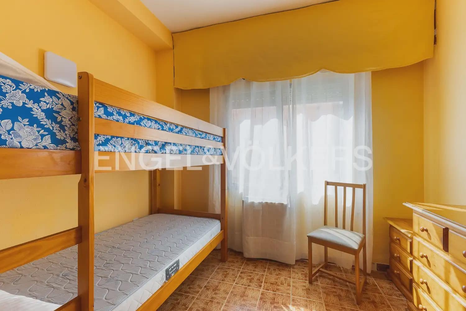 5 bedroom Villa for rent in Cullera with garage - € 2,000 (Ref: 9898344)