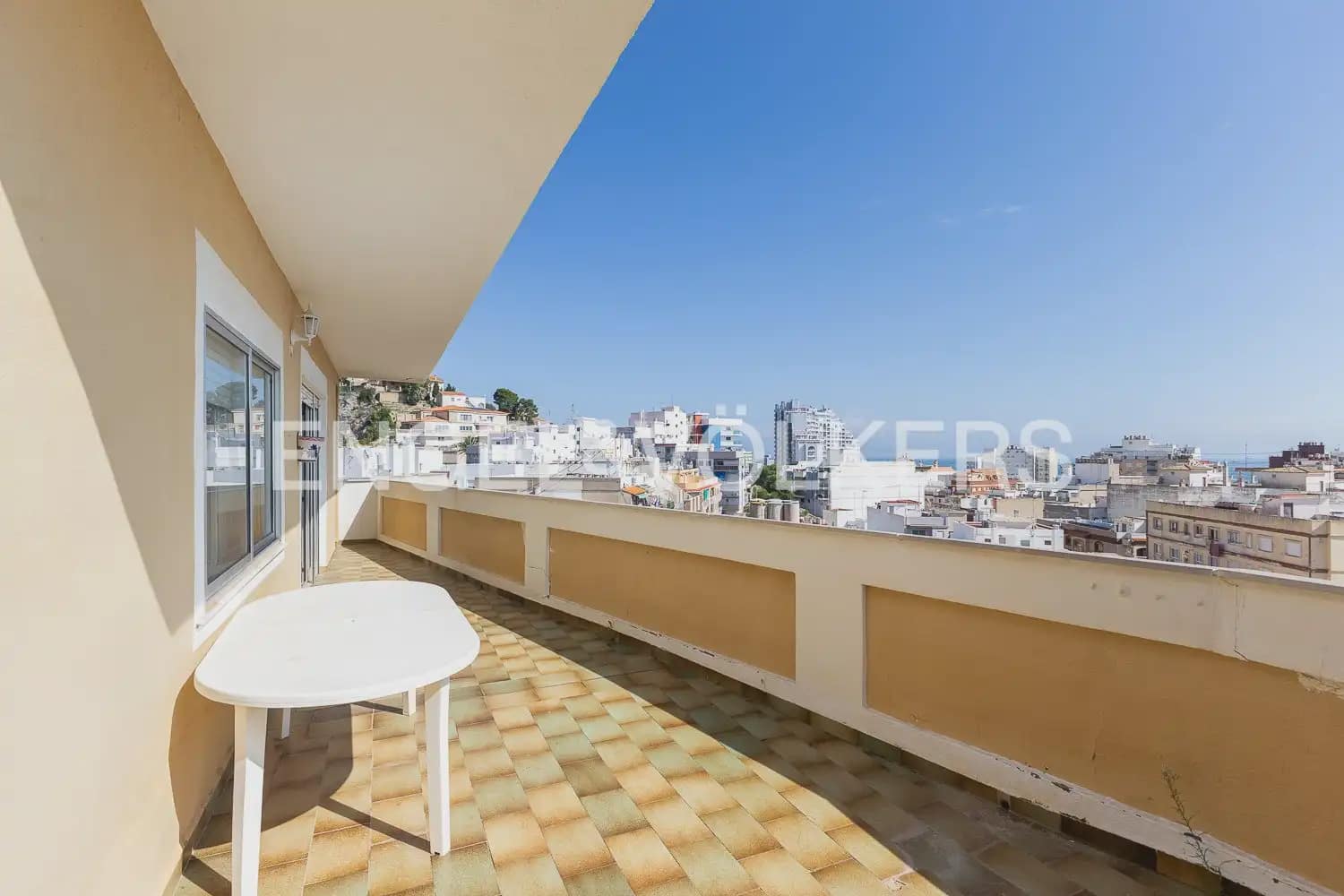 5 bedroom Villa for rent in Cullera with garage - € 2,000 (Ref: 9898344)