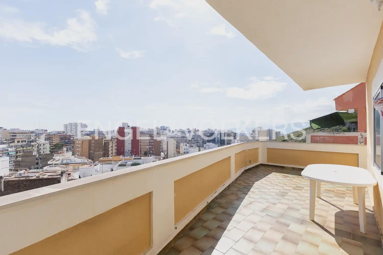 5 bedroom Villa for rent in Cullera with garage - € 2,000 (Ref: 9898344)