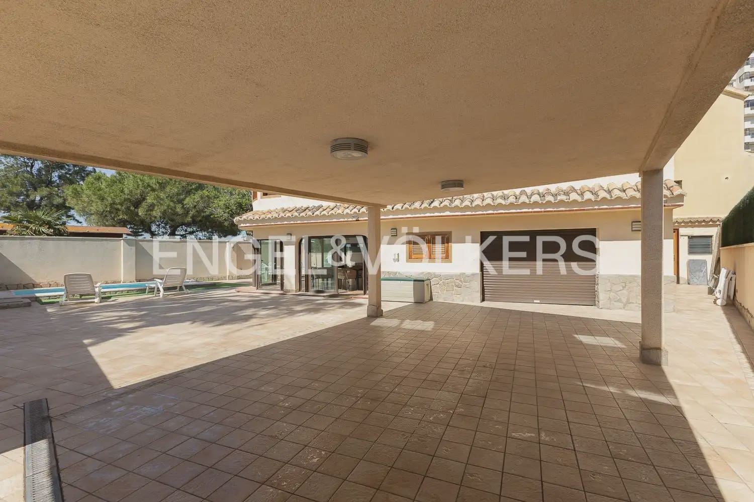 4 sovrum Villa att hyra i La Pobla de Farnals med pool garage - 4 500 € (Ref: 9898345)