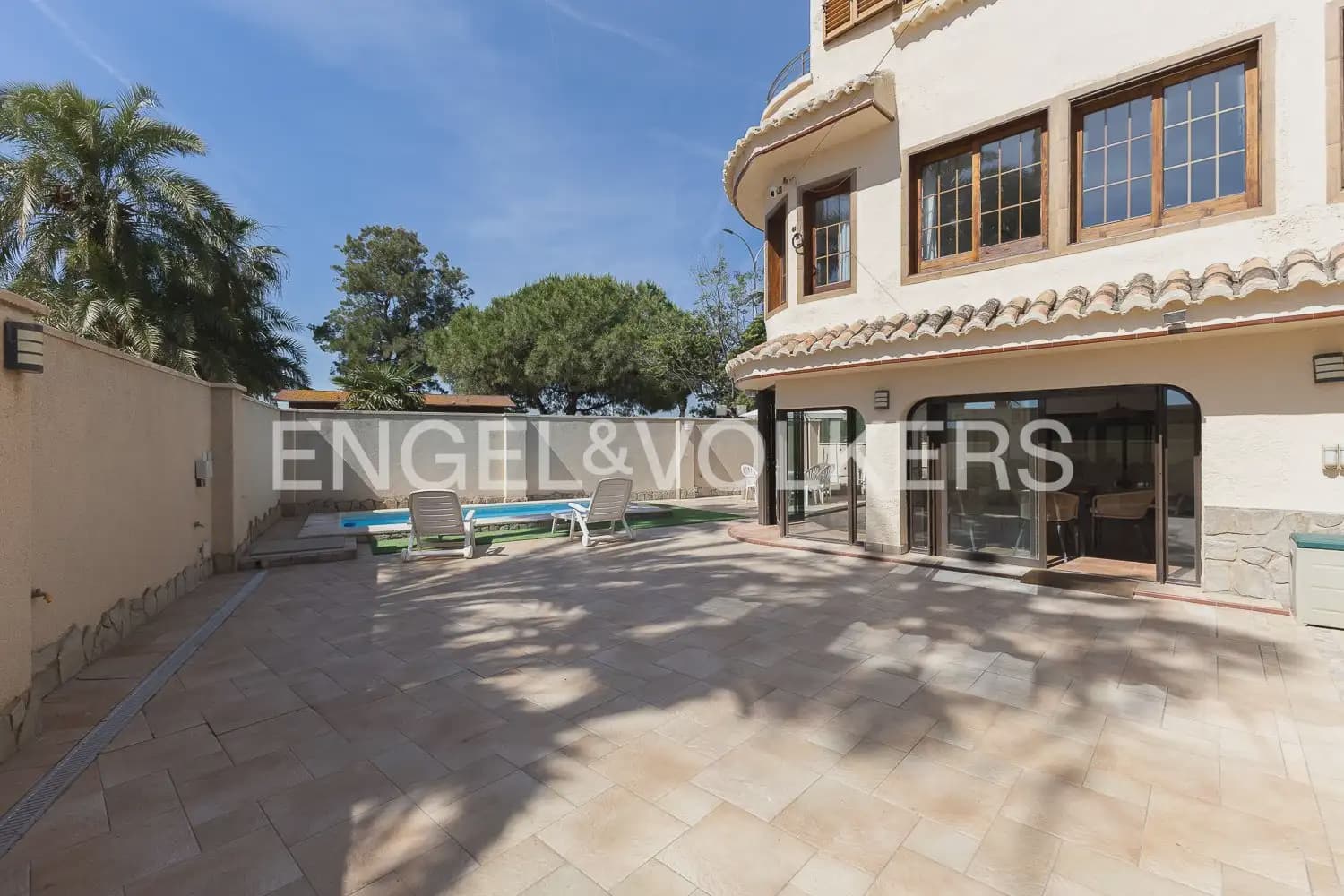 4 sovrum Villa att hyra i La Pobla de Farnals med pool garage - 4 500 € (Ref: 9898345)