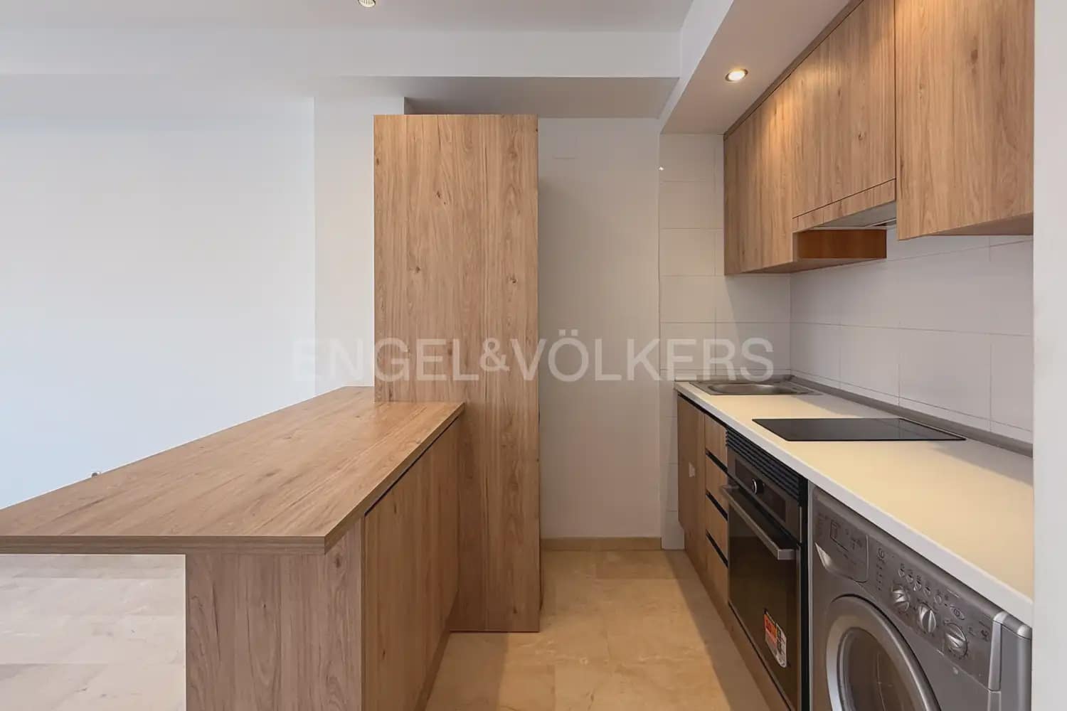 1 makuuhuone Asunto vuokrattavana paikassa Valencia kaupunki mukana 
autotalli - 1 200 € (Ref: 9901353)