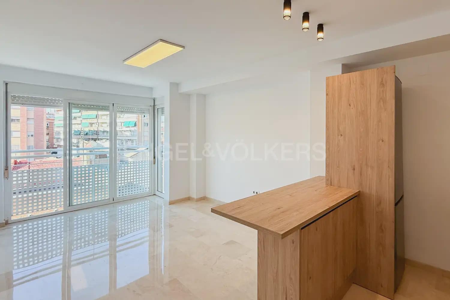 1 makuuhuone Asunto vuokrattavana paikassa Valencia kaupunki mukana 
autotalli - 1 200 € (Ref: 9901353)