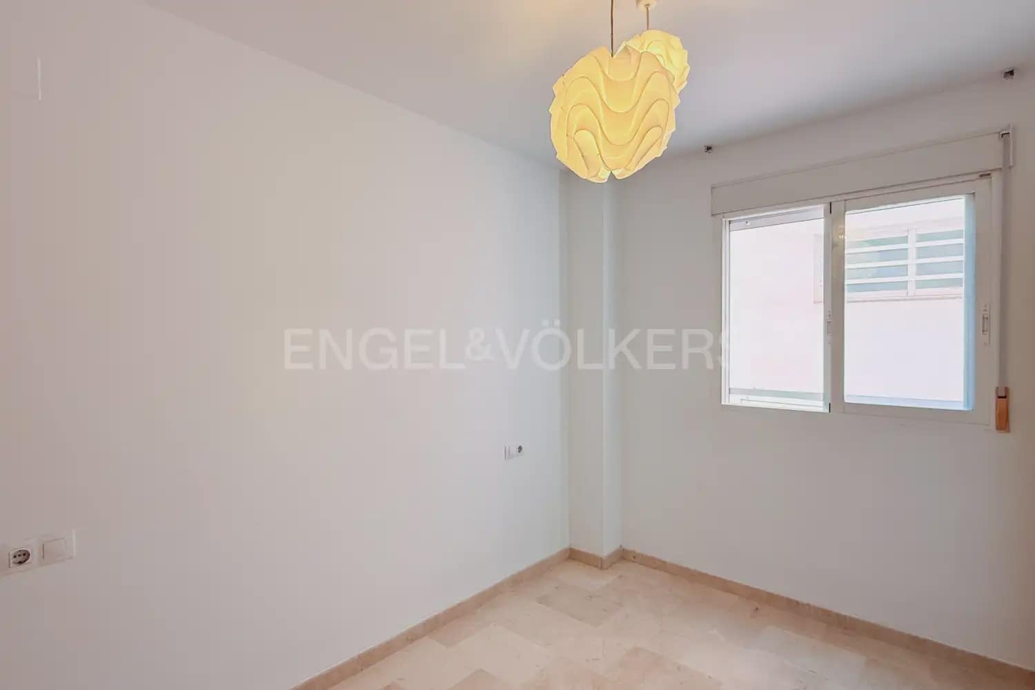 1 makuuhuone Asunto vuokrattavana paikassa Valencia kaupunki mukana 
autotalli - 1 200 € (Ref: 9901353)