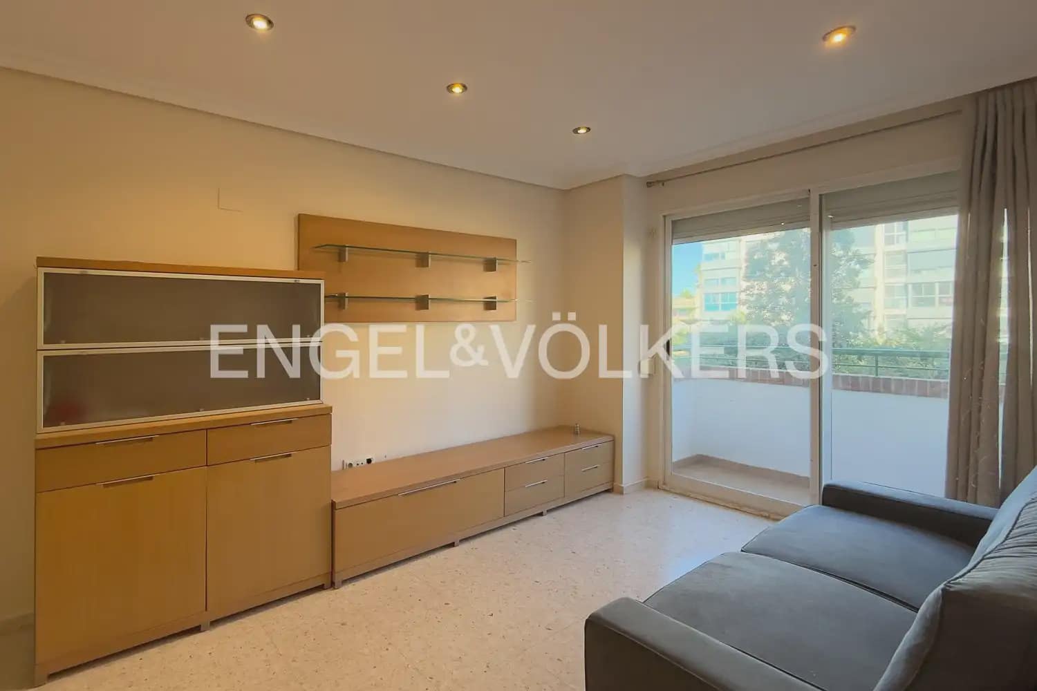 2 soveværelse Lejlighed til leje i Valencia by med garage - € 1.400 (Ref: 9902059)