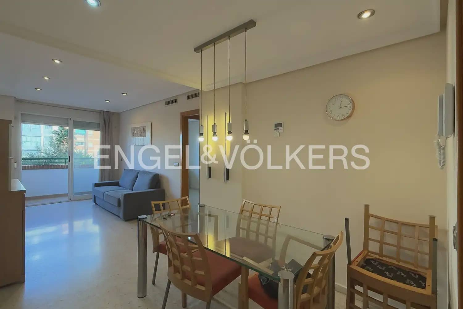 2 soveværelse Lejlighed til leje i Valencia by med garage - € 1.400 (Ref: 9902059)