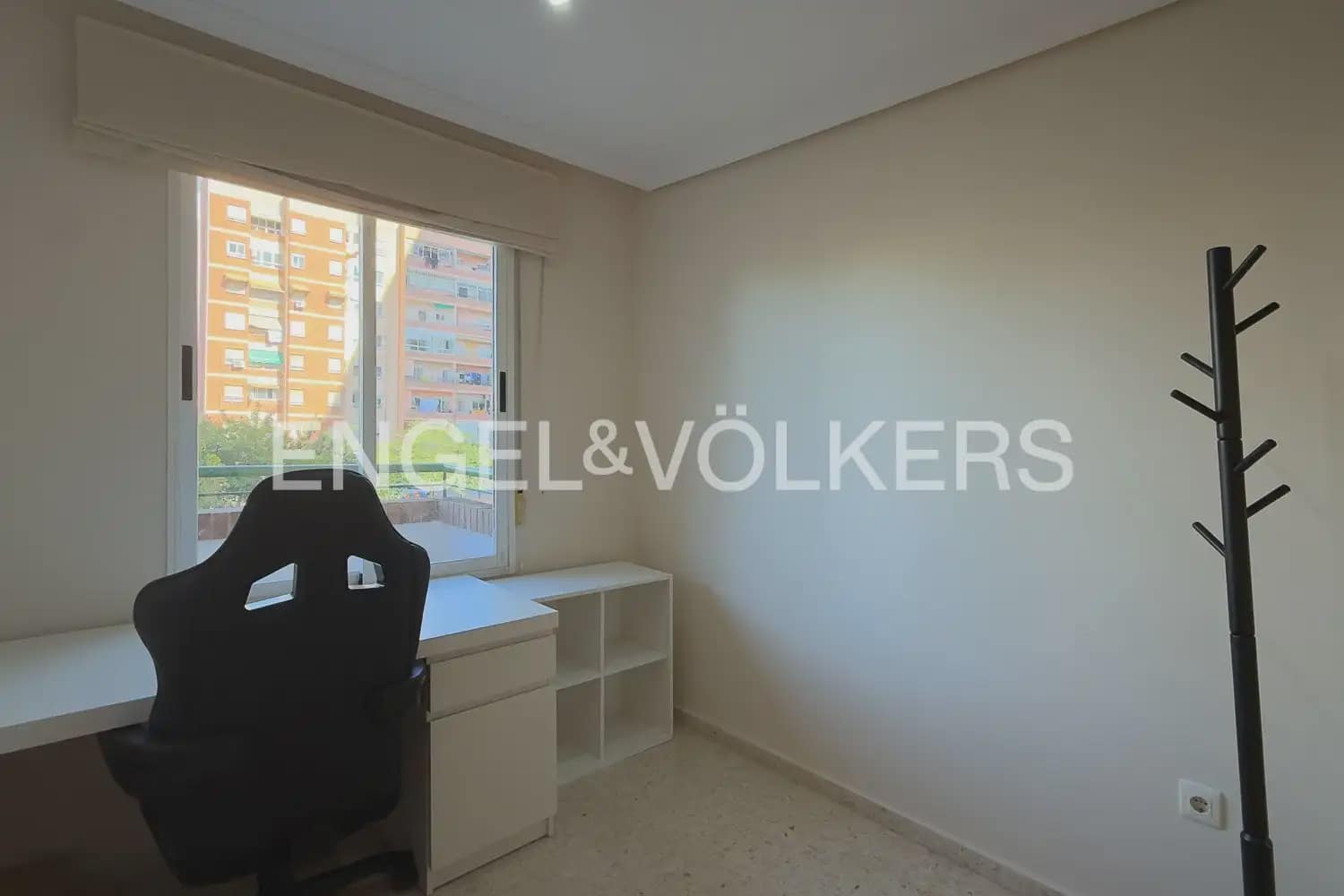 2 soveværelse Lejlighed til leje i Valencia by med garage - € 1.400 (Ref: 9902059)