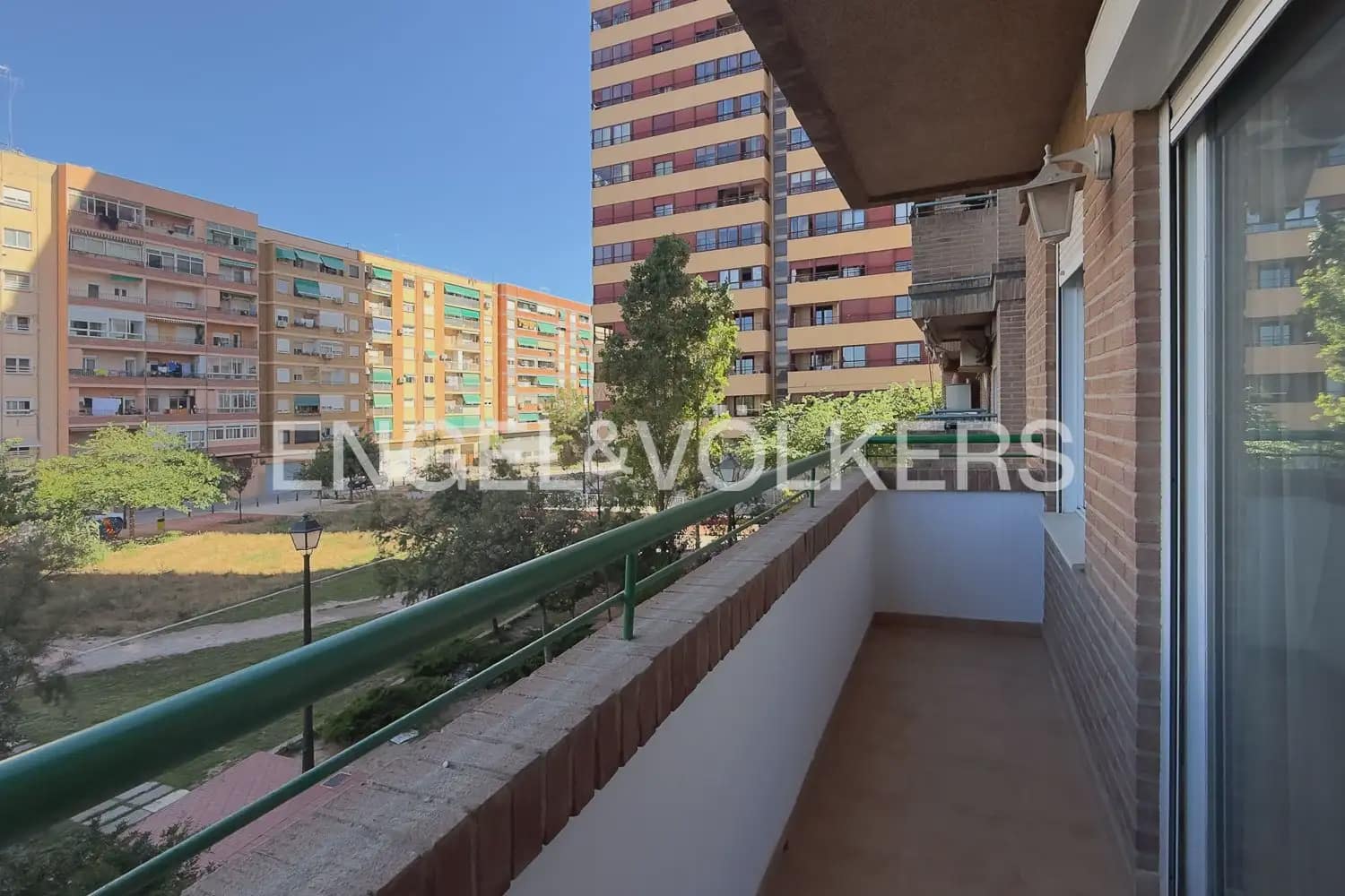 2 soveværelse Lejlighed til leje i Valencia by med garage - € 1.400 (Ref: 9902059)