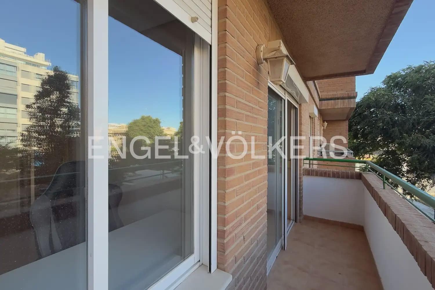 2 soveværelse Lejlighed til leje i Valencia by med garage - € 1.400 (Ref: 9902059)