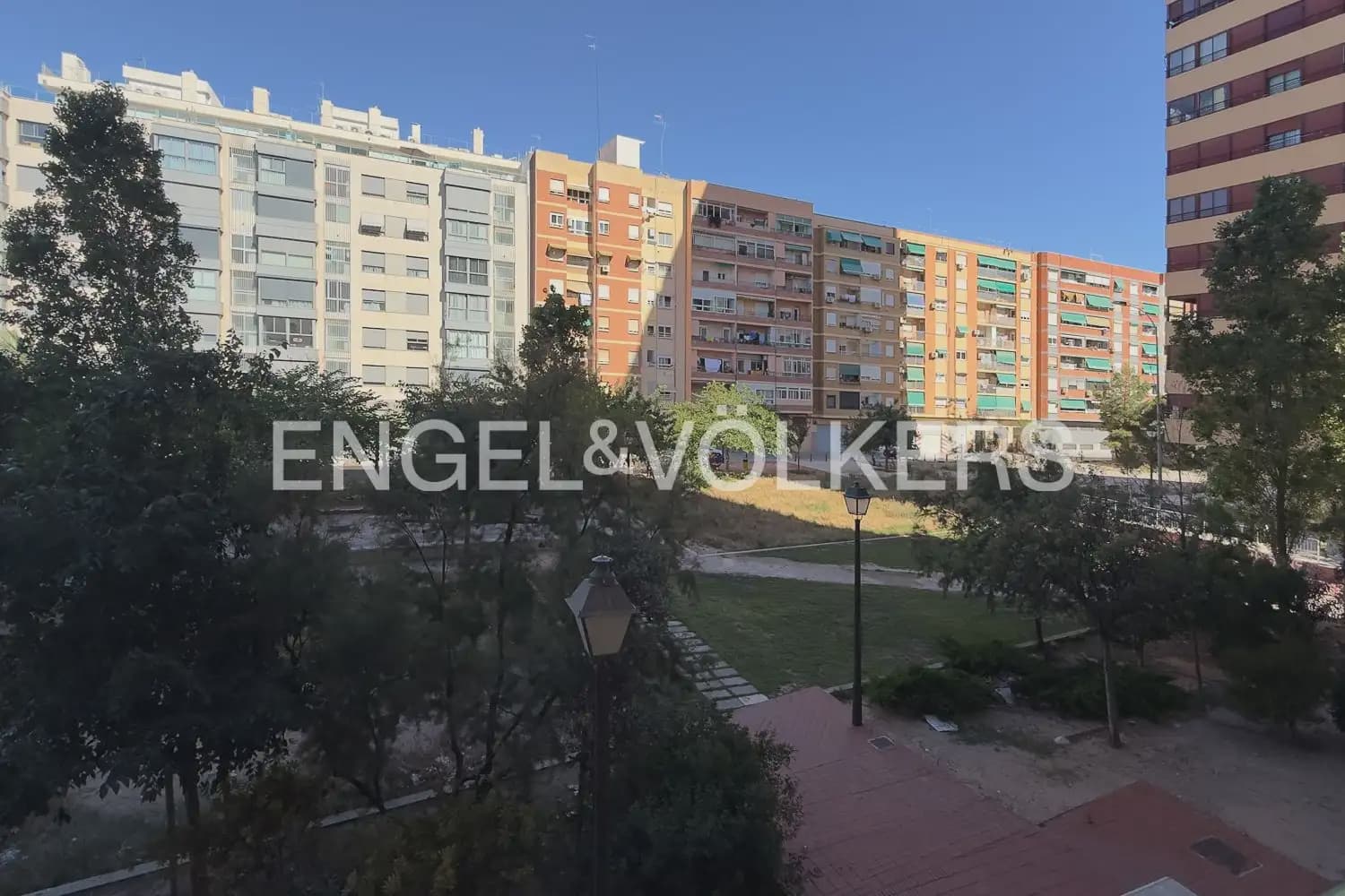 2 soveværelse Lejlighed til leje i Valencia by med garage - € 1.400 (Ref: 9902059)