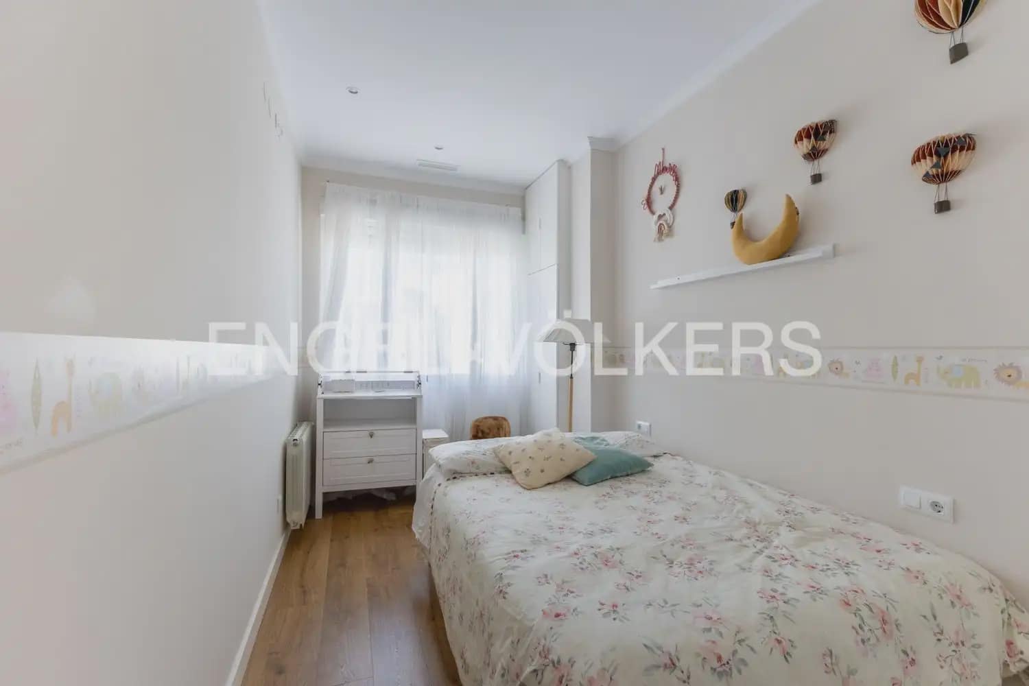 3 makuuhuone Asunto vuokrattavana paikassa Valencia kaupunki - 2 500 € (Ref: 9902060)