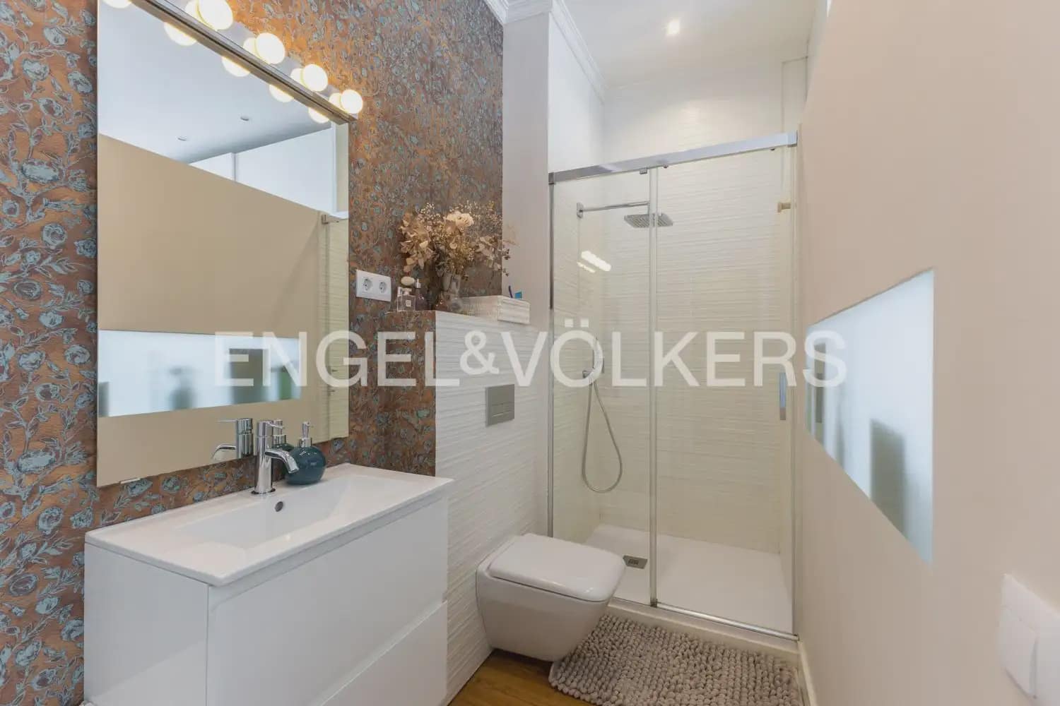 3 makuuhuone Asunto vuokrattavana paikassa Valencia kaupunki - 2 500 € (Ref: 9902060)