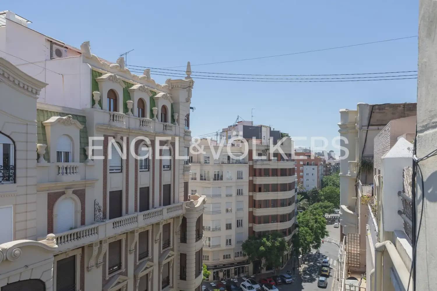 3 makuuhuone Asunto vuokrattavana paikassa Valencia kaupunki - 2 500 € (Ref: 9902060)