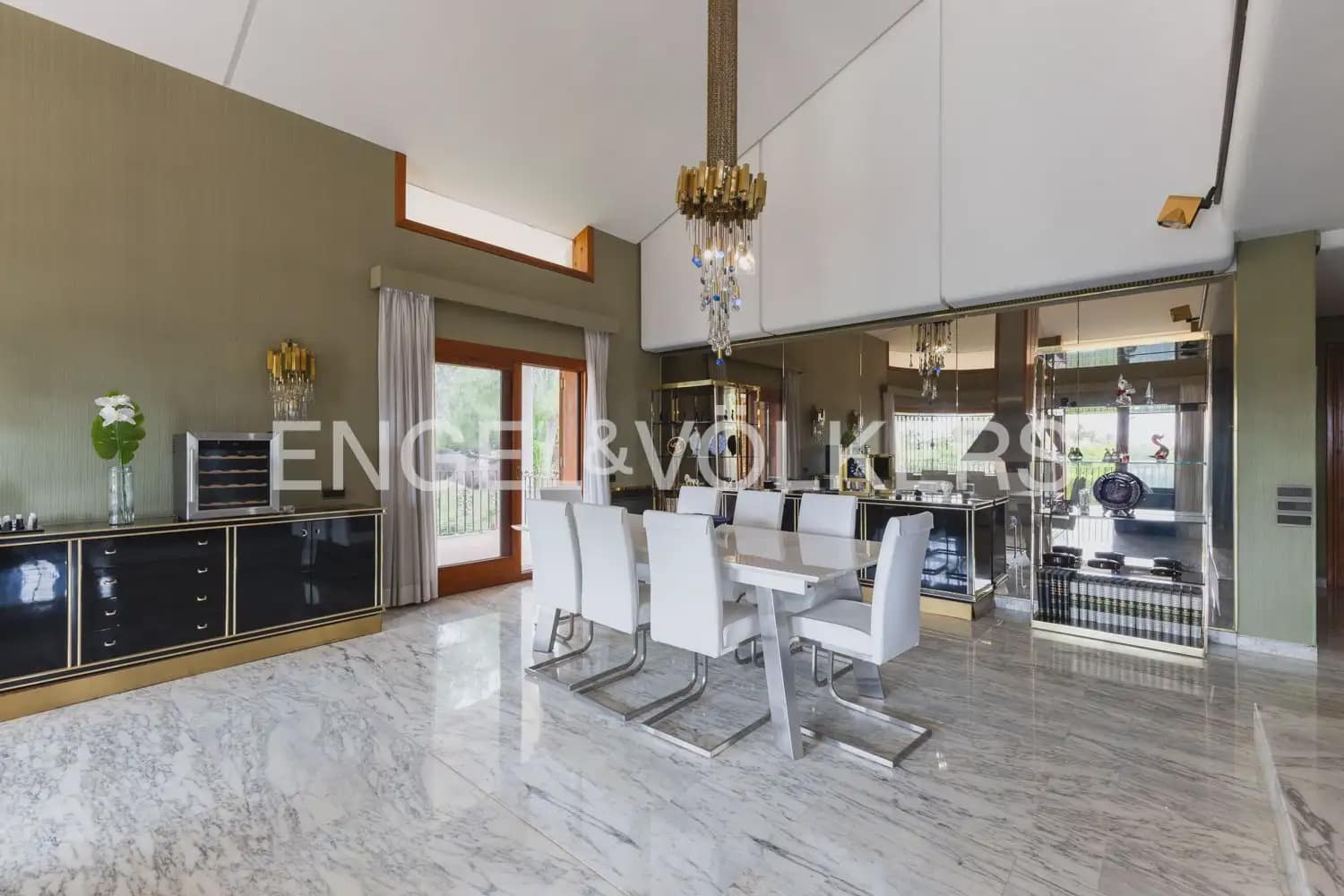7 sovrum Villa till salu i Chiva med pool garage - 985 000 € (Ref: 9902167)