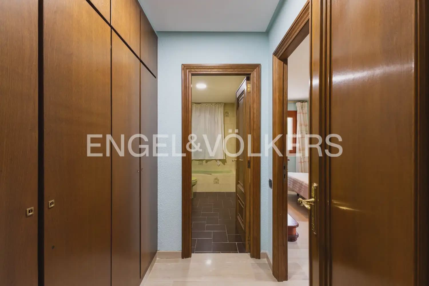 7 sovrum Villa till salu i Chiva med pool garage - 985 000 € (Ref: 9902167)