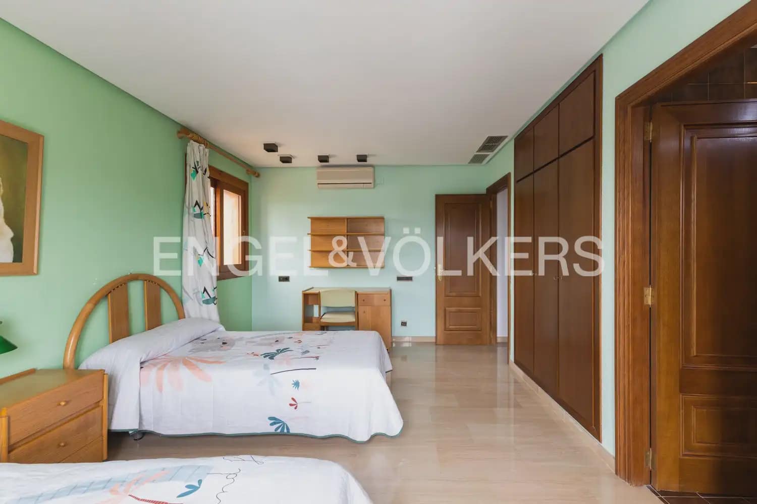 7 sovrum Villa till salu i Chiva med pool garage - 985 000 € (Ref: 9902167)