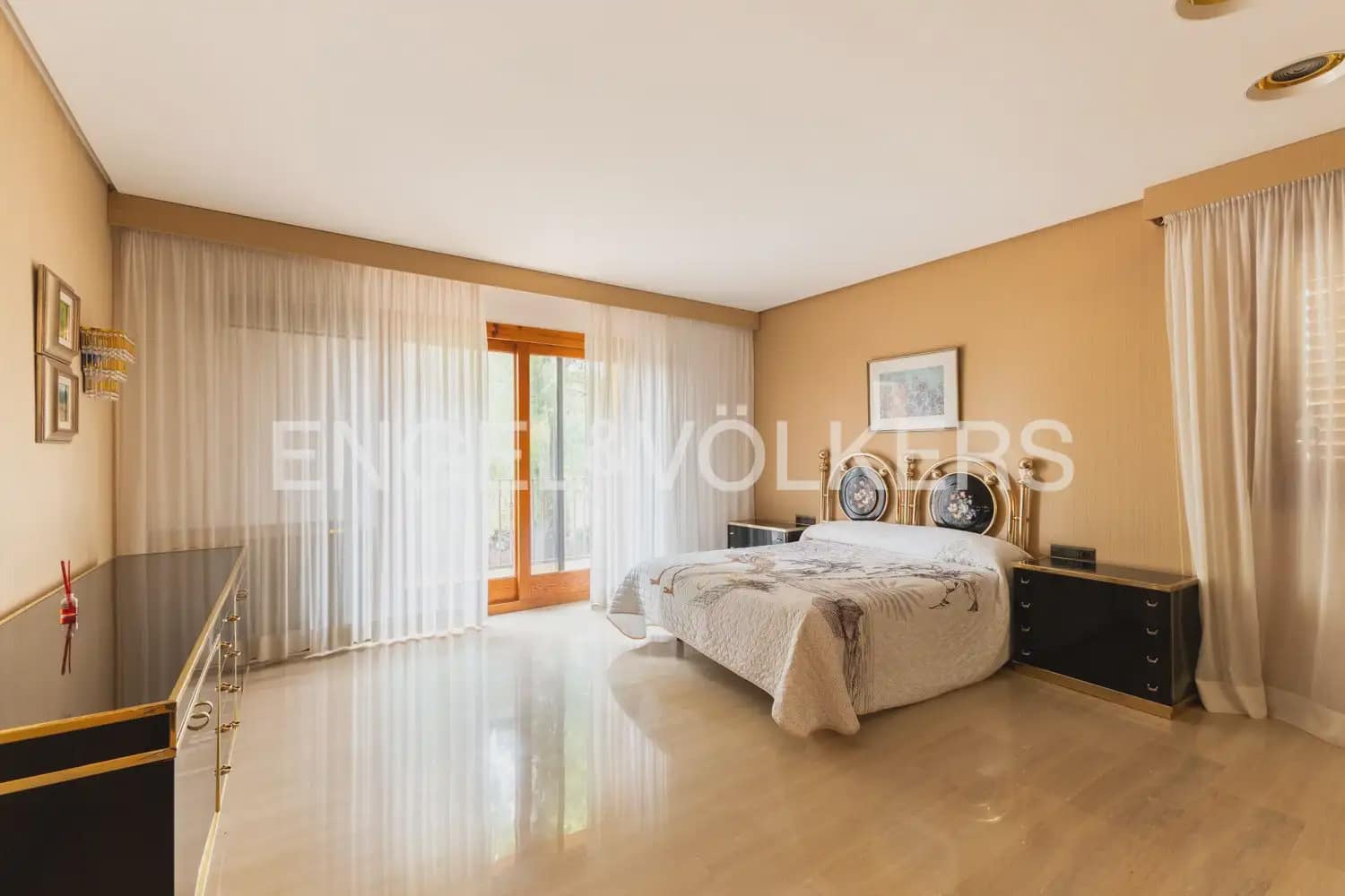 7 sovrum Villa till salu i Chiva med pool garage - 985 000 € (Ref: 9902167)