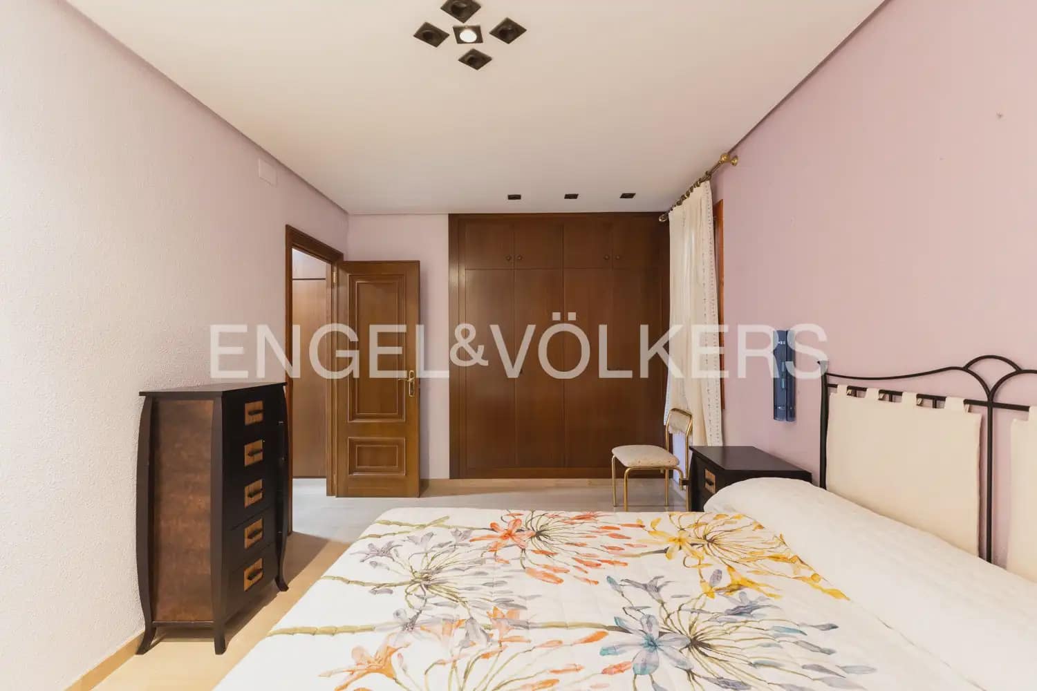 7 sovrum Villa till salu i Chiva med pool garage - 985 000 € (Ref: 9902167)