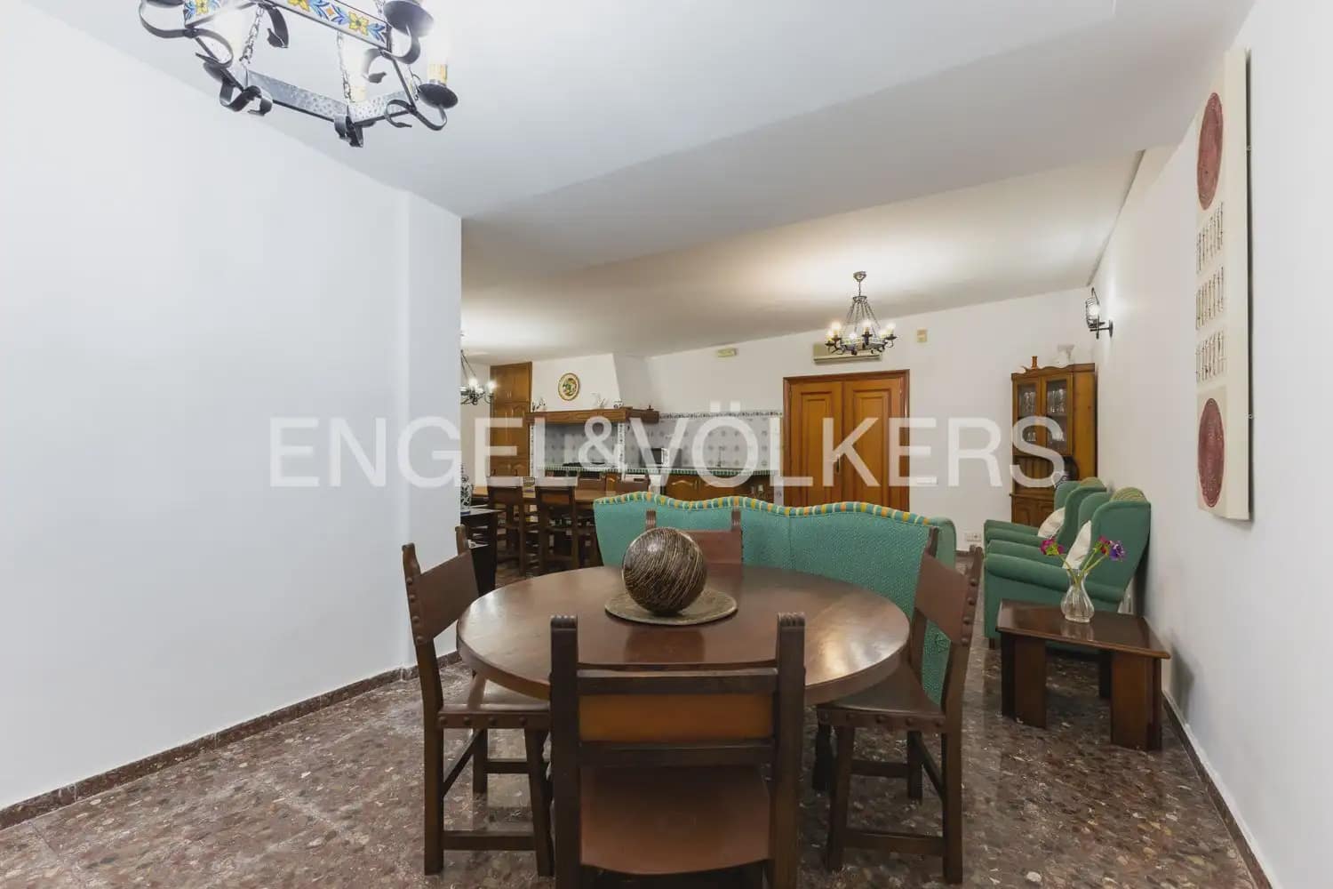 7 sovrum Villa till salu i Chiva med pool garage - 985 000 € (Ref: 9902167)