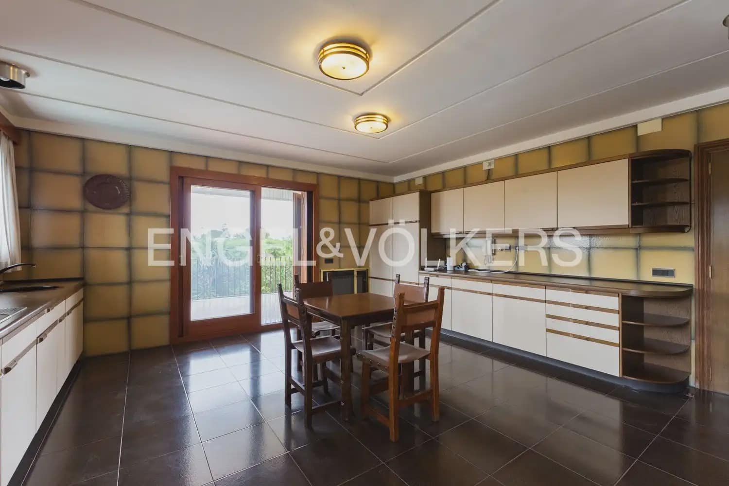 7 sovrum Villa till salu i Chiva med pool garage - 985 000 € (Ref: 9902167)